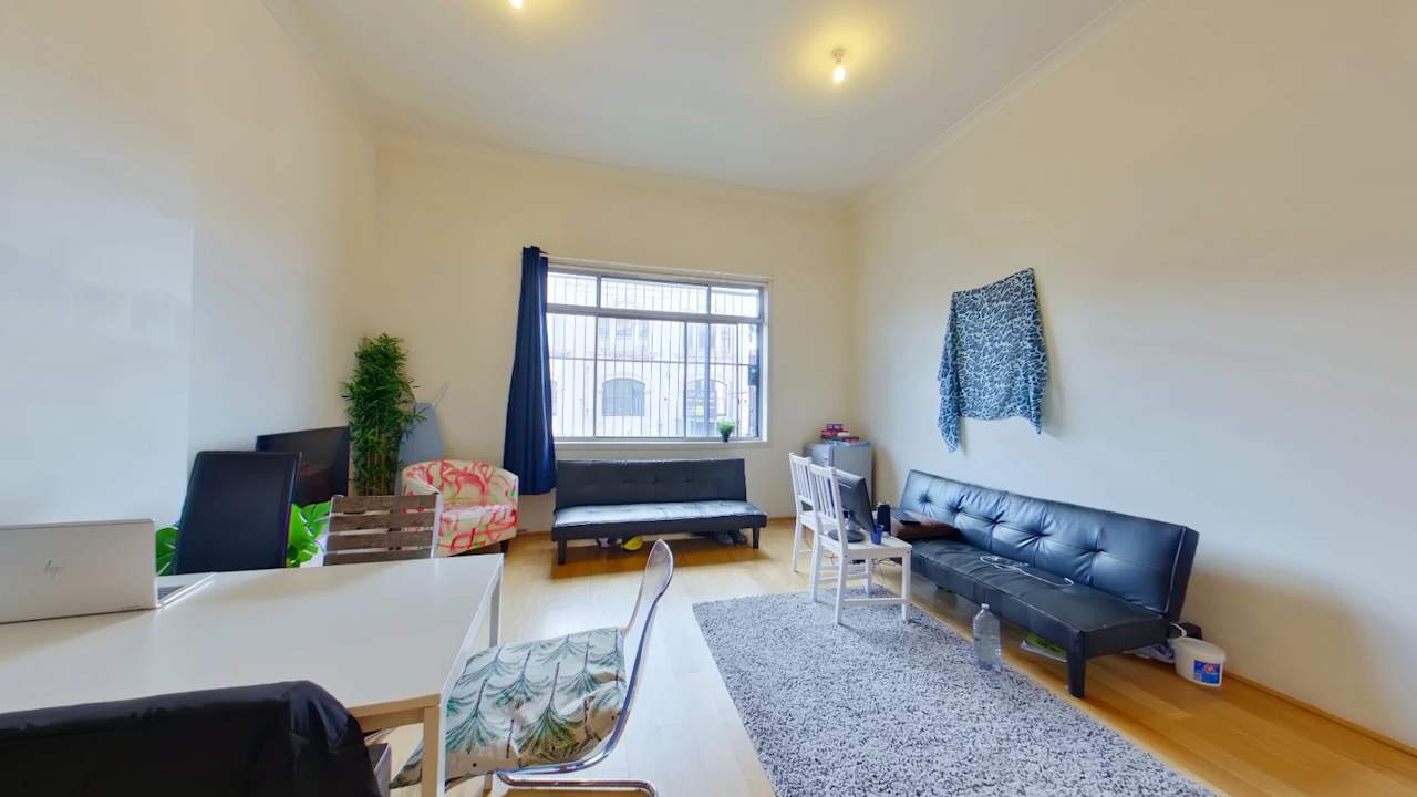 Furnished room with ensuite in a flatshare