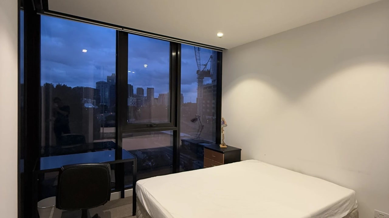 Furnished room in a flatshare