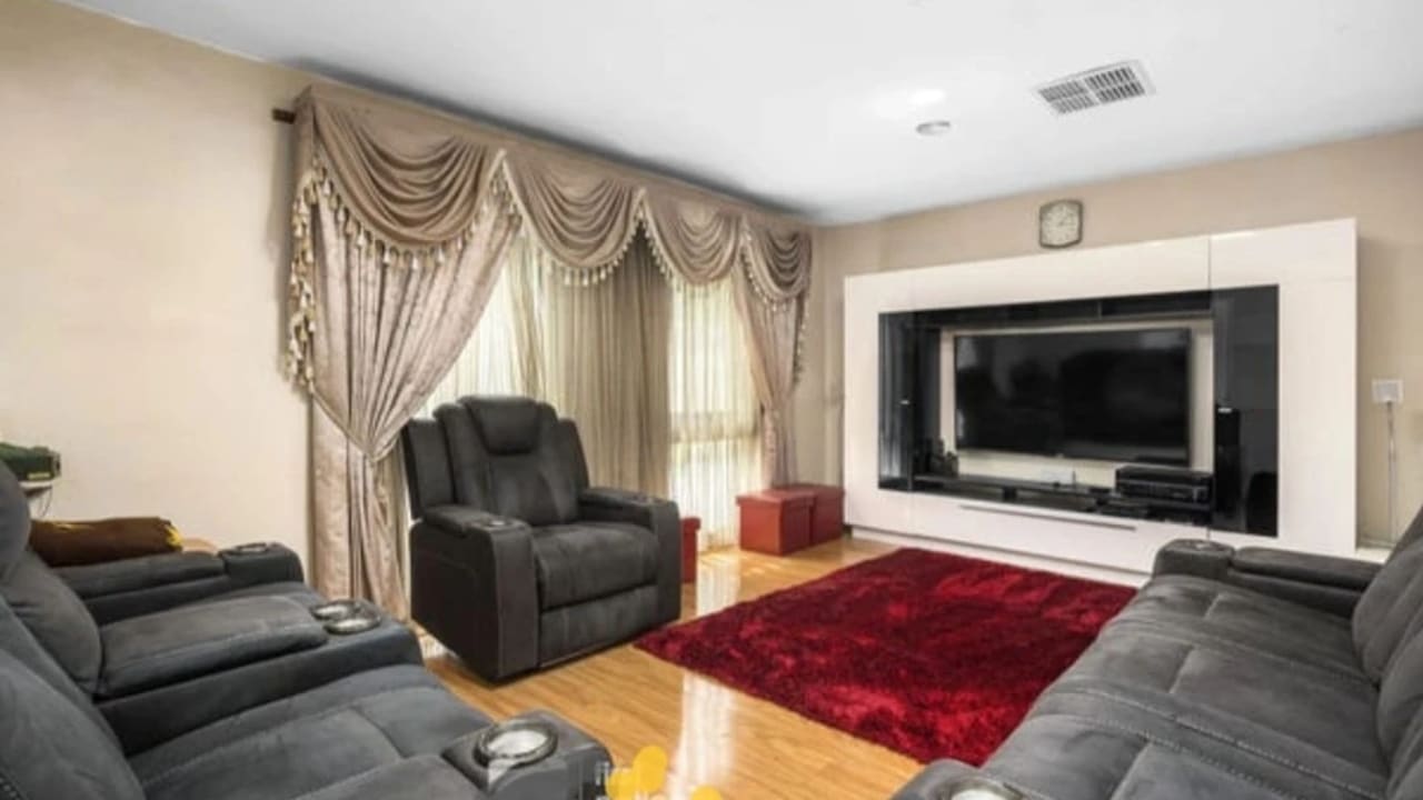 Room in a share house