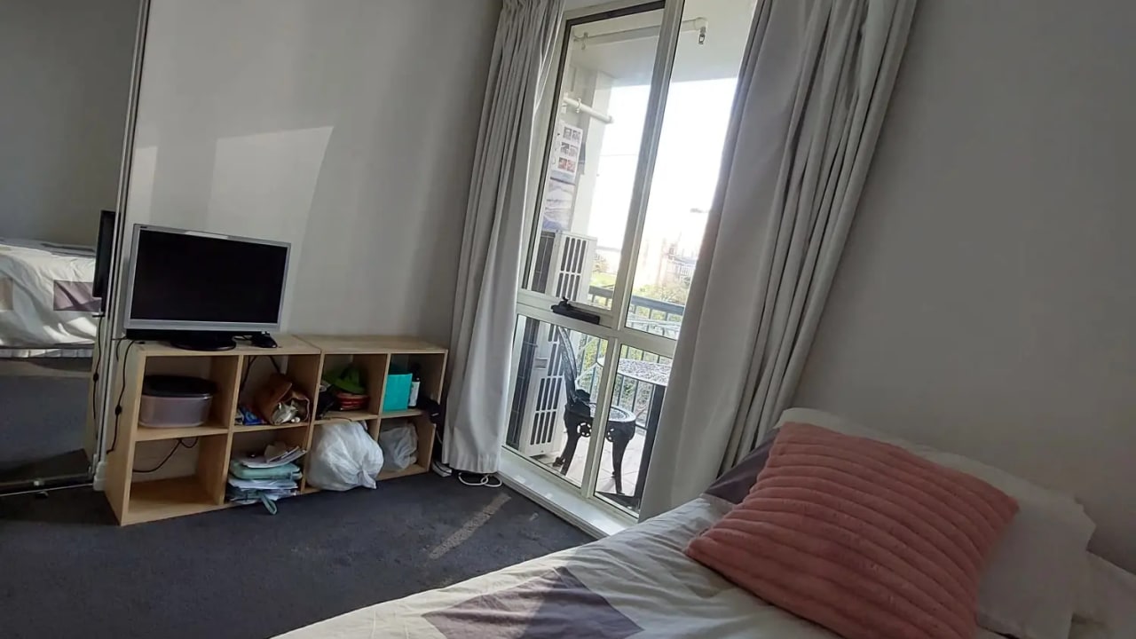 Furnished room in a flatshare