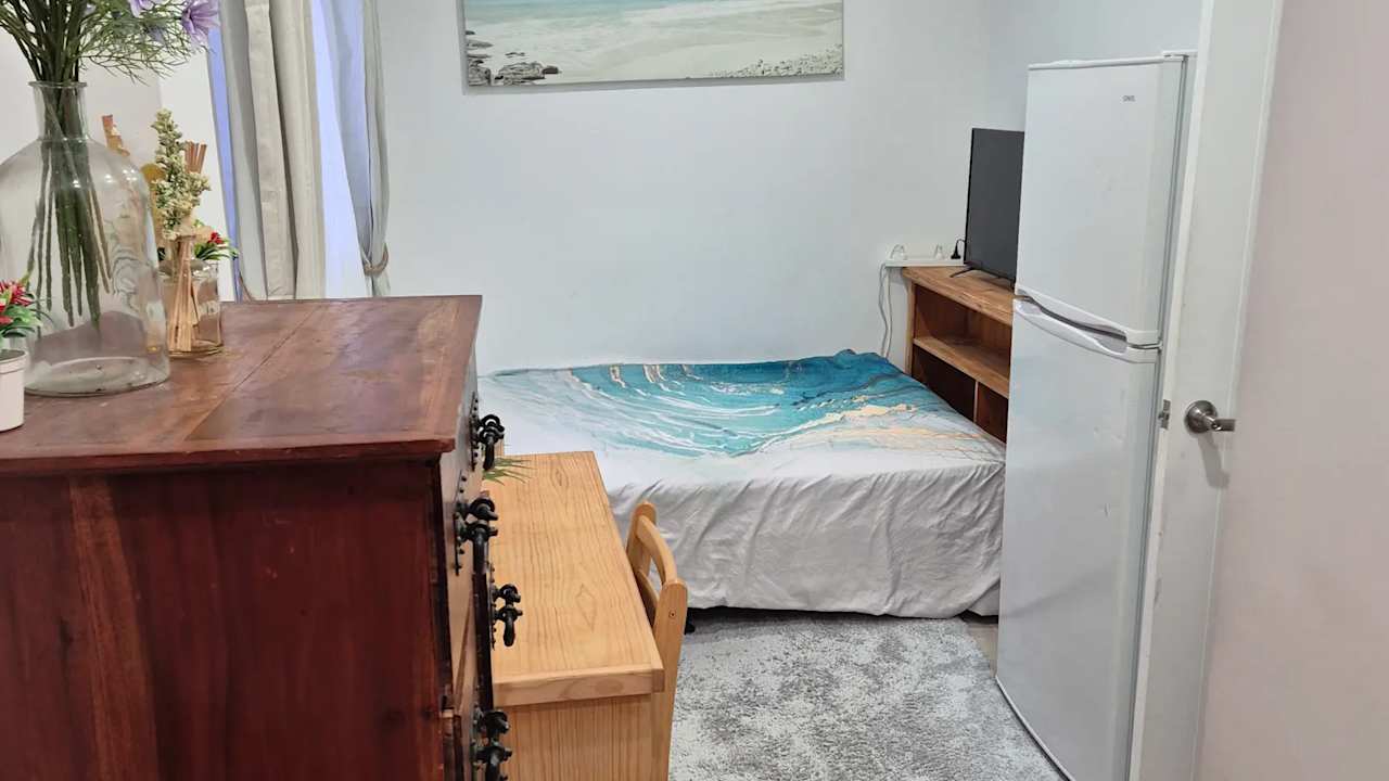 Furnished room with ensuite in a flatshare