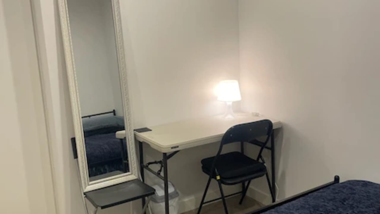 Furnished room in a flatshare