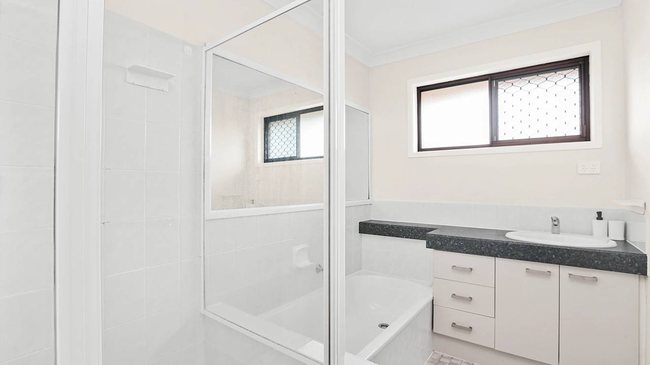 Furnished room with own bathroom
