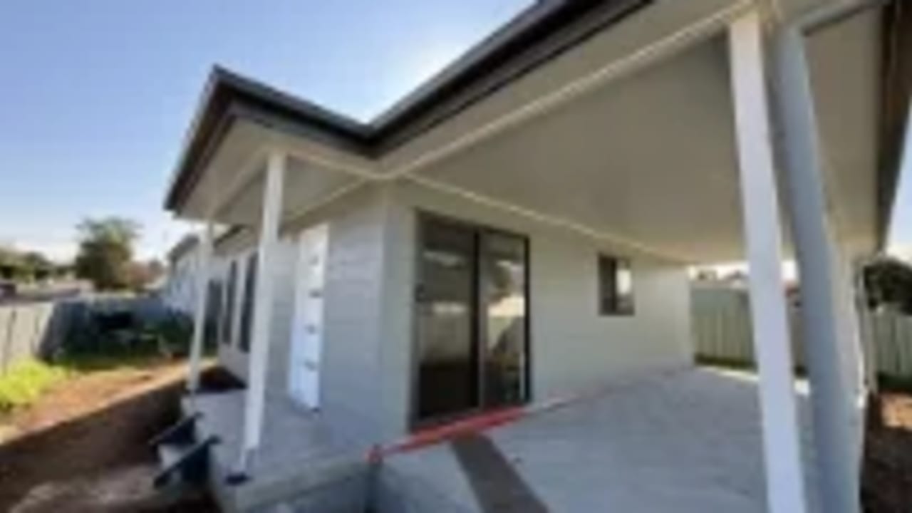 Whole property with 3 rooms for rent