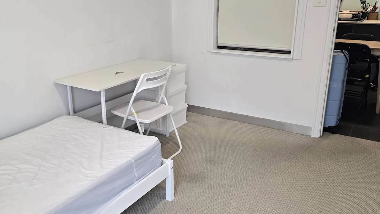 Furnished room in a share house
