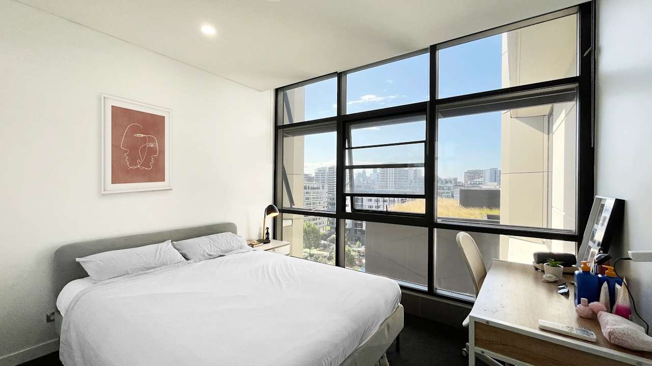 Furnished room in a flatshare