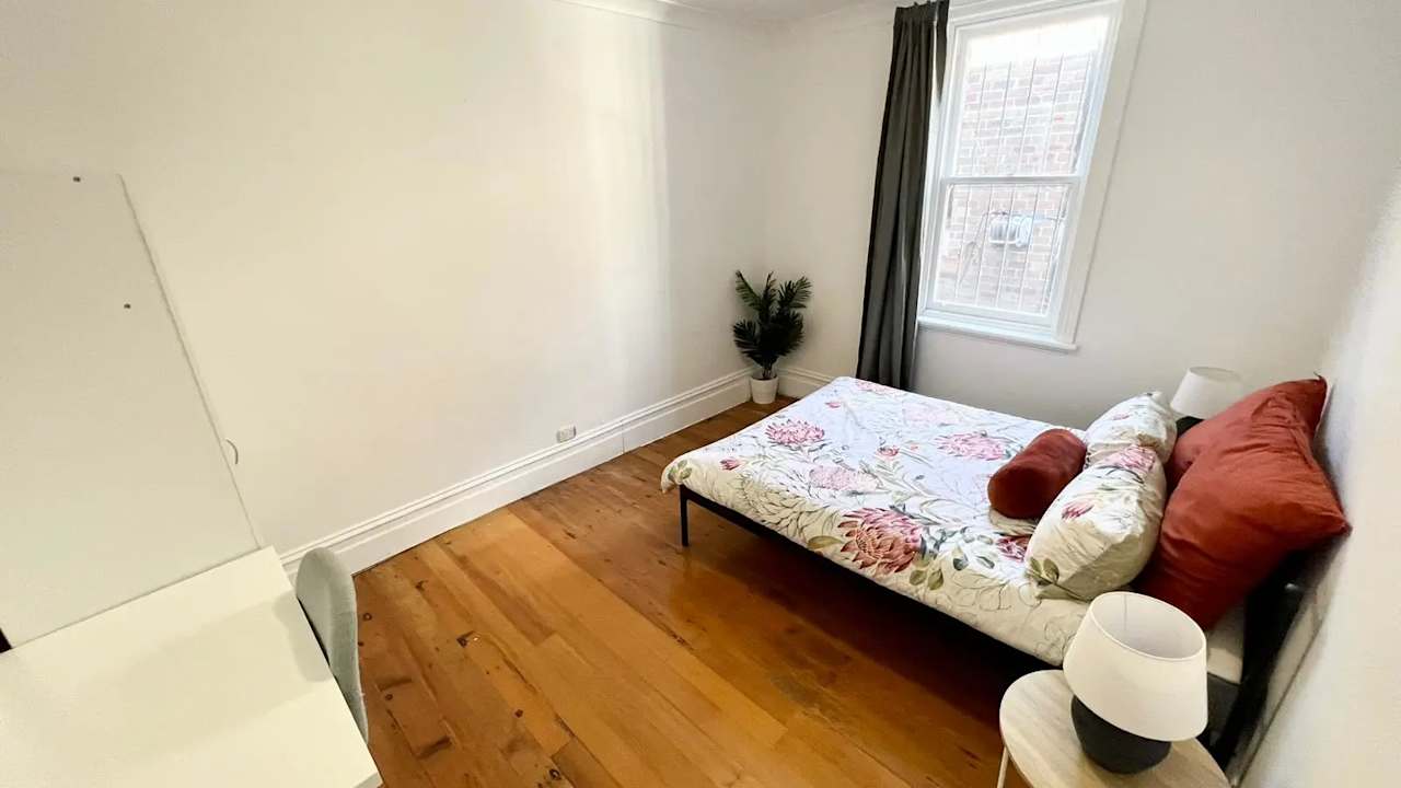 Room in a share house