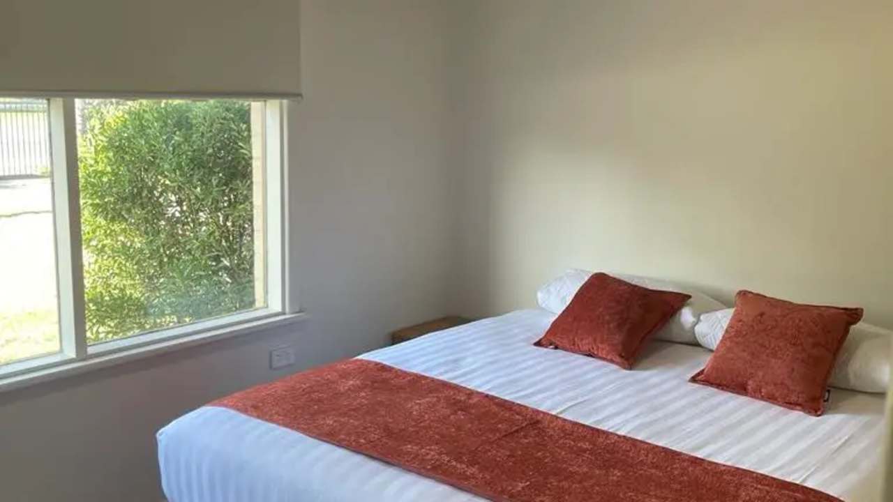 Whole property with 3 rooms for rent