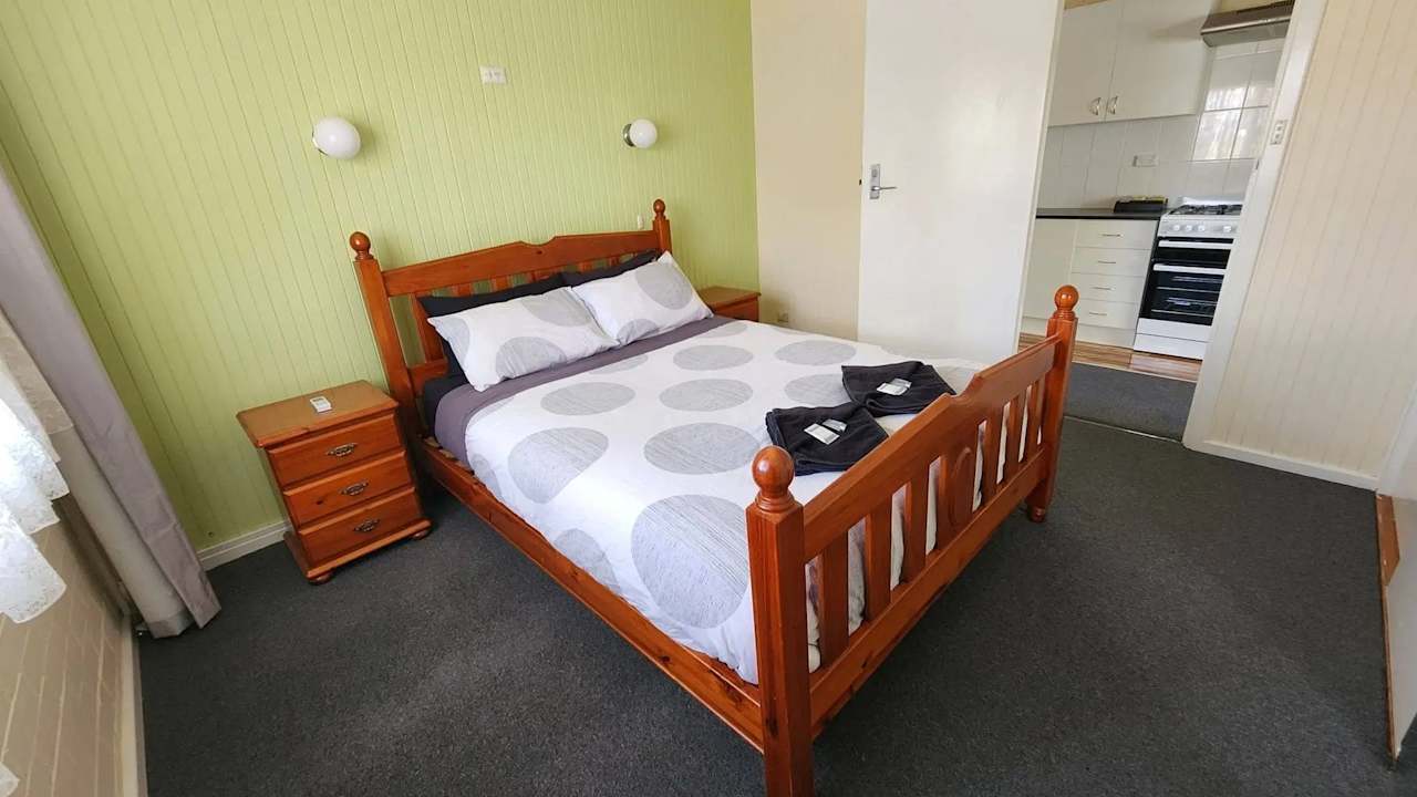 Whole property with 2 rooms for rent