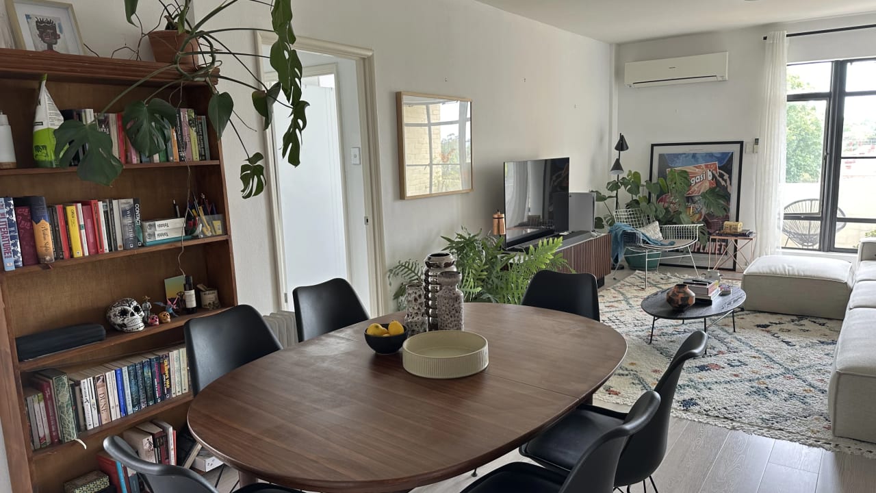 Furnished room in a flatshare