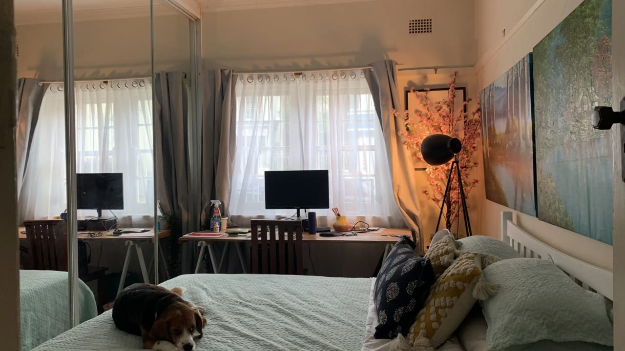 Furnished room in a flatshare