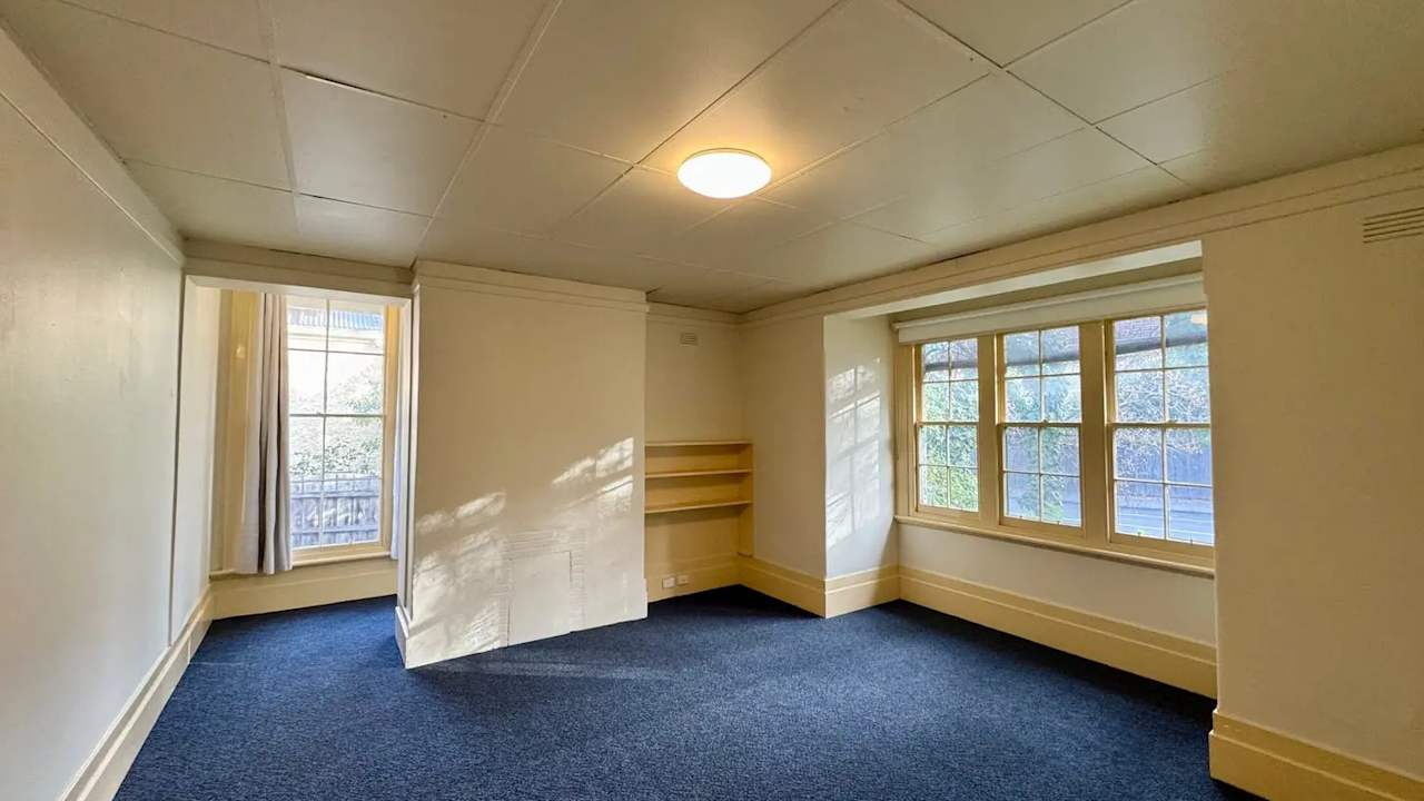 Unfurnished room in a flatshare