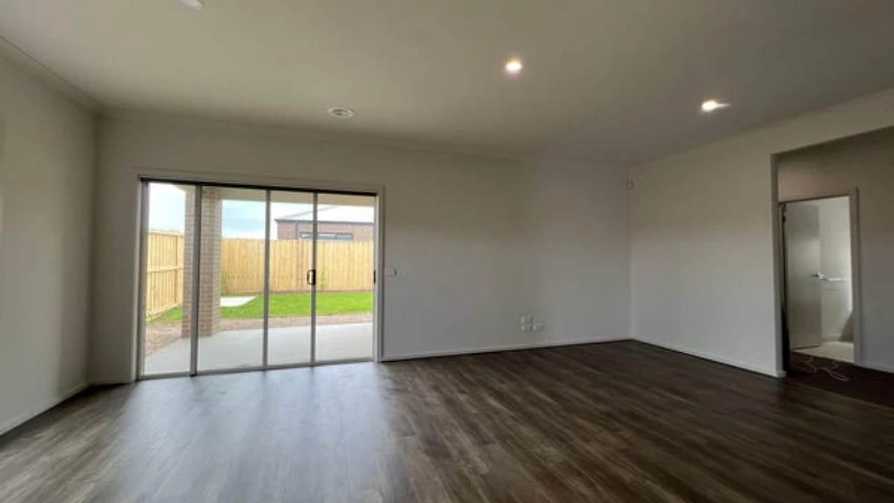 Unfurnished room in a share house