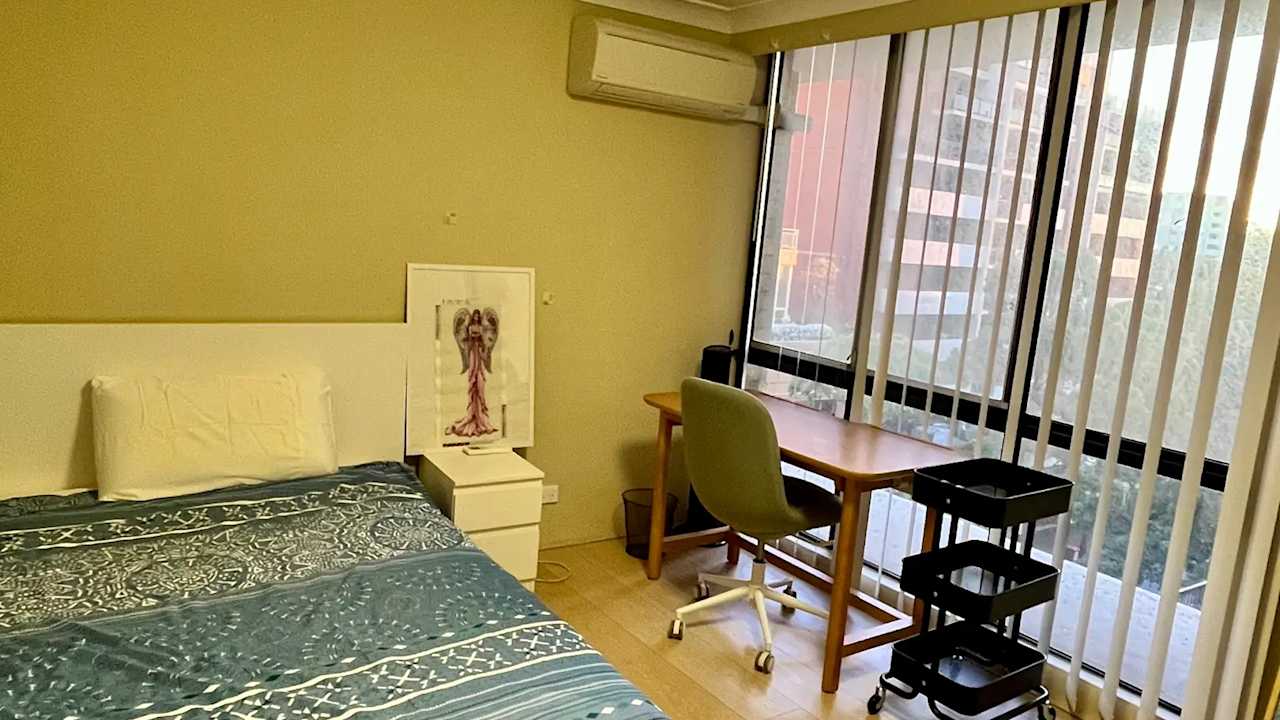 Furnished room in a flatshare