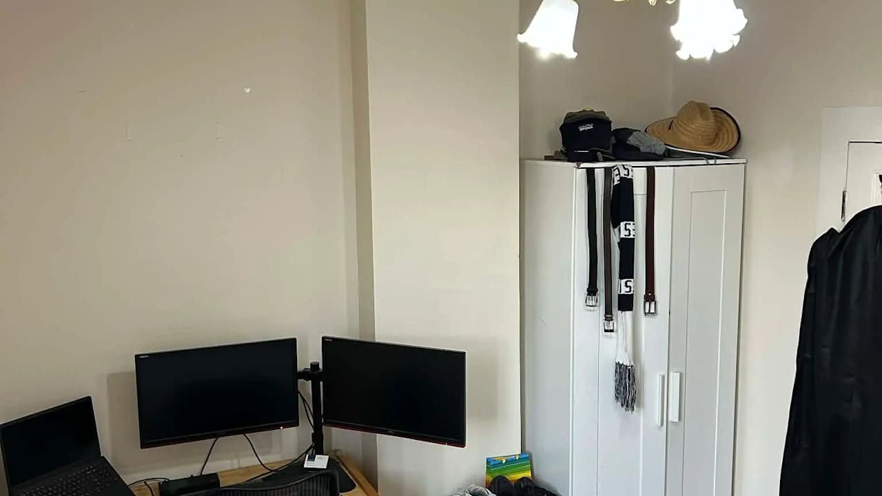 Room in a share house