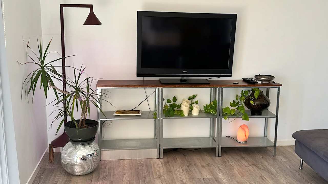 Unfurnished room with own bathroom