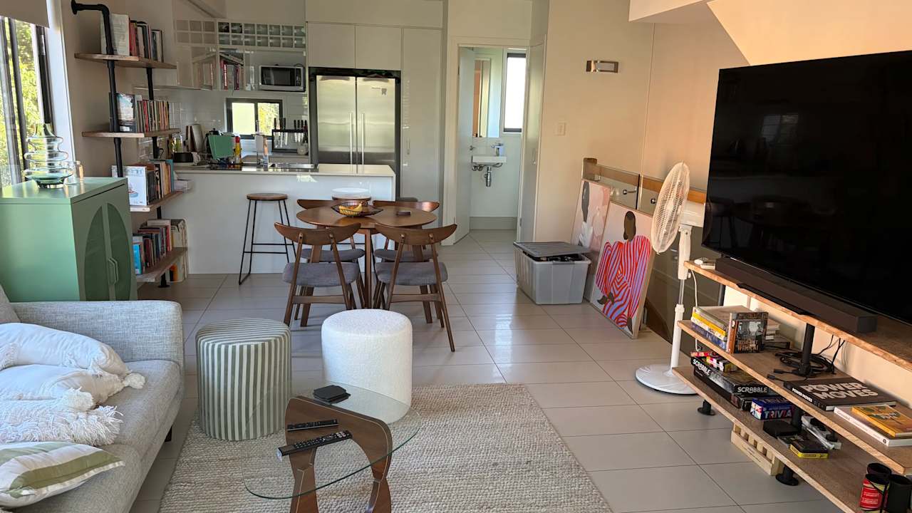 Unfurnished room with ensuite in a flatshare