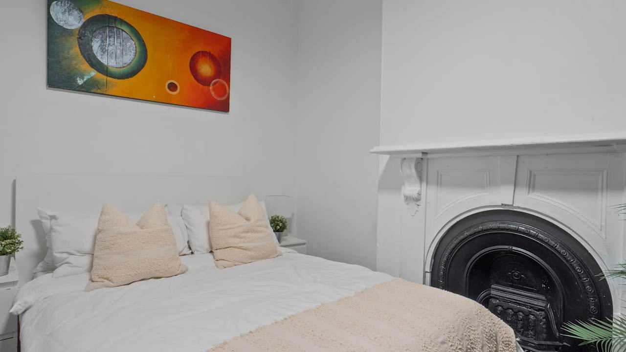 Furnished room in a share house