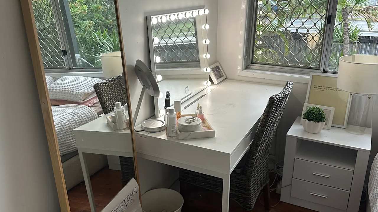 Unfurnished room in a share house
