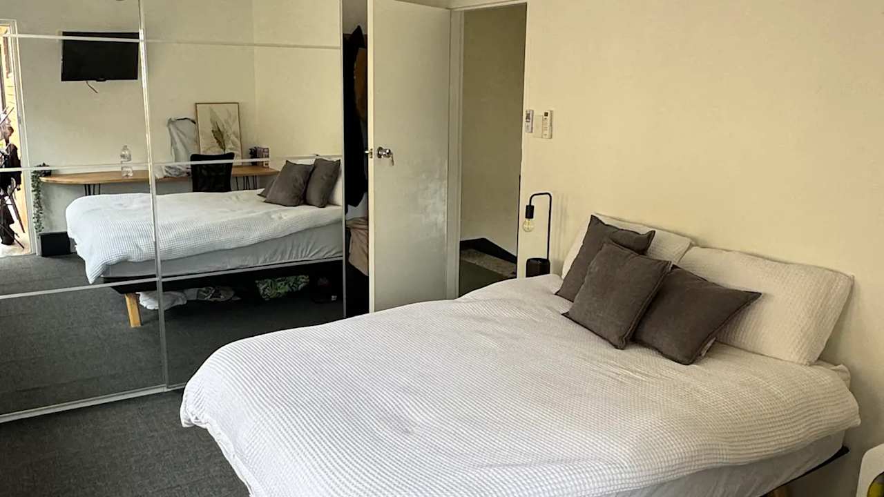 Furnished room in a share house