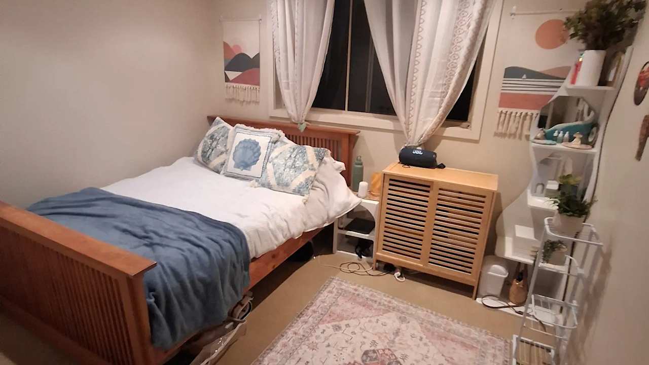 Unfurnished room in a share house