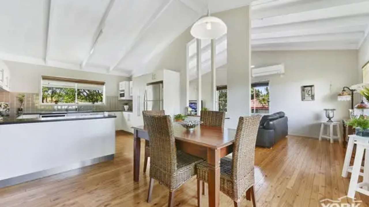 Room in a share house