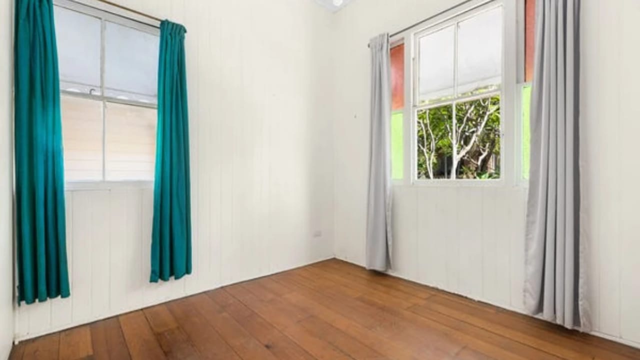 Room in a share house