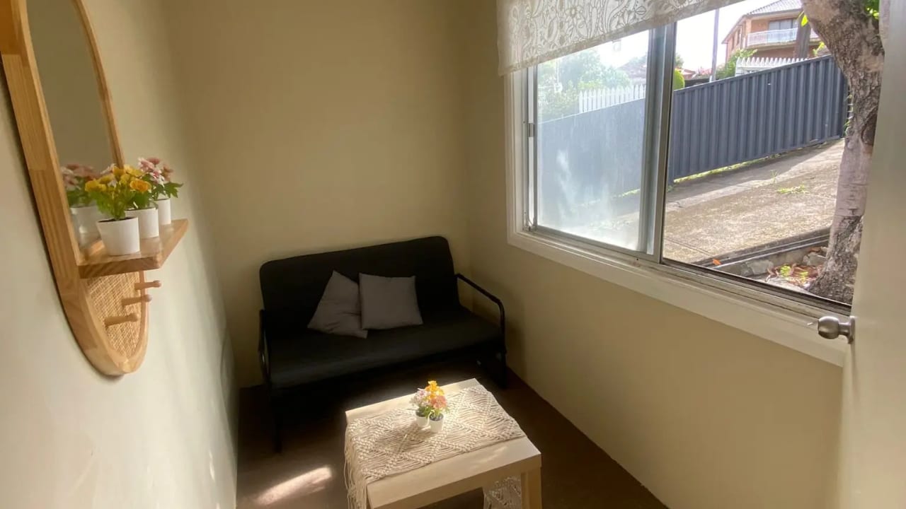 Furnished room in a share house