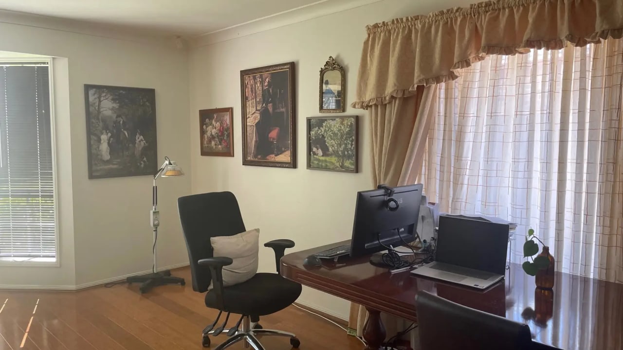 Furnished room in a share house
