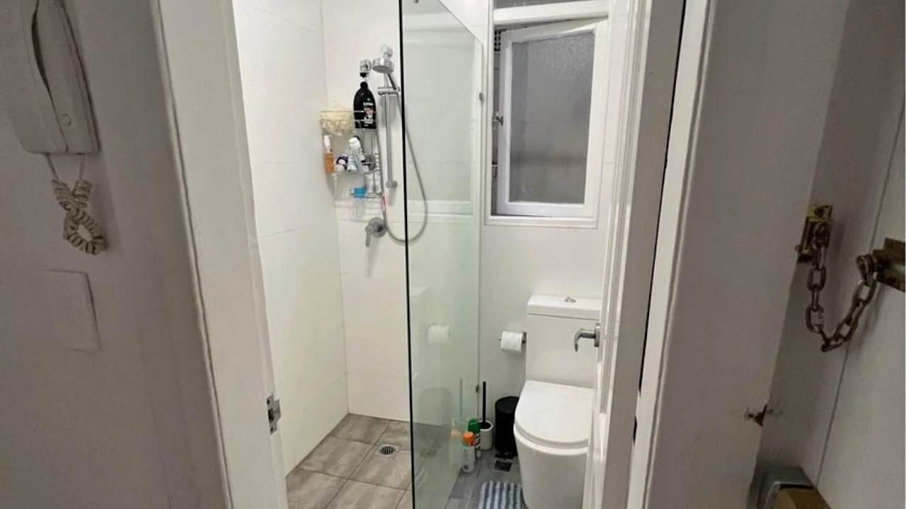 Furnished room studio flat for rent