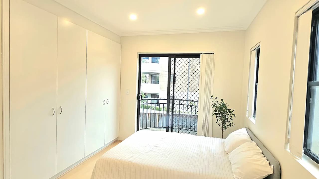 Furnished room with ensuite in a flatshare