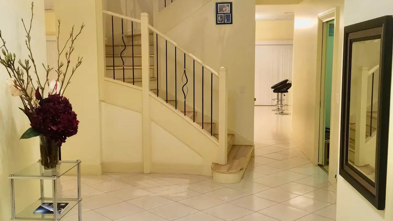 Furnished room in a share house