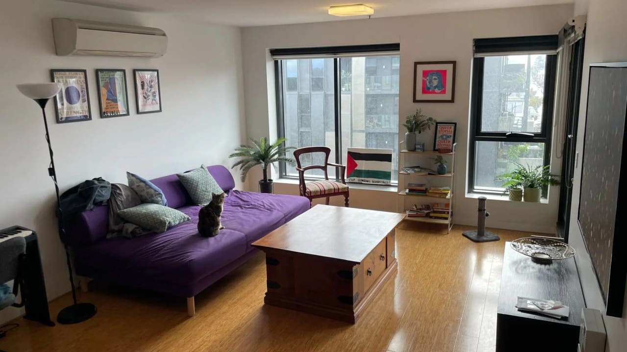 Furnished room in a flatshare
