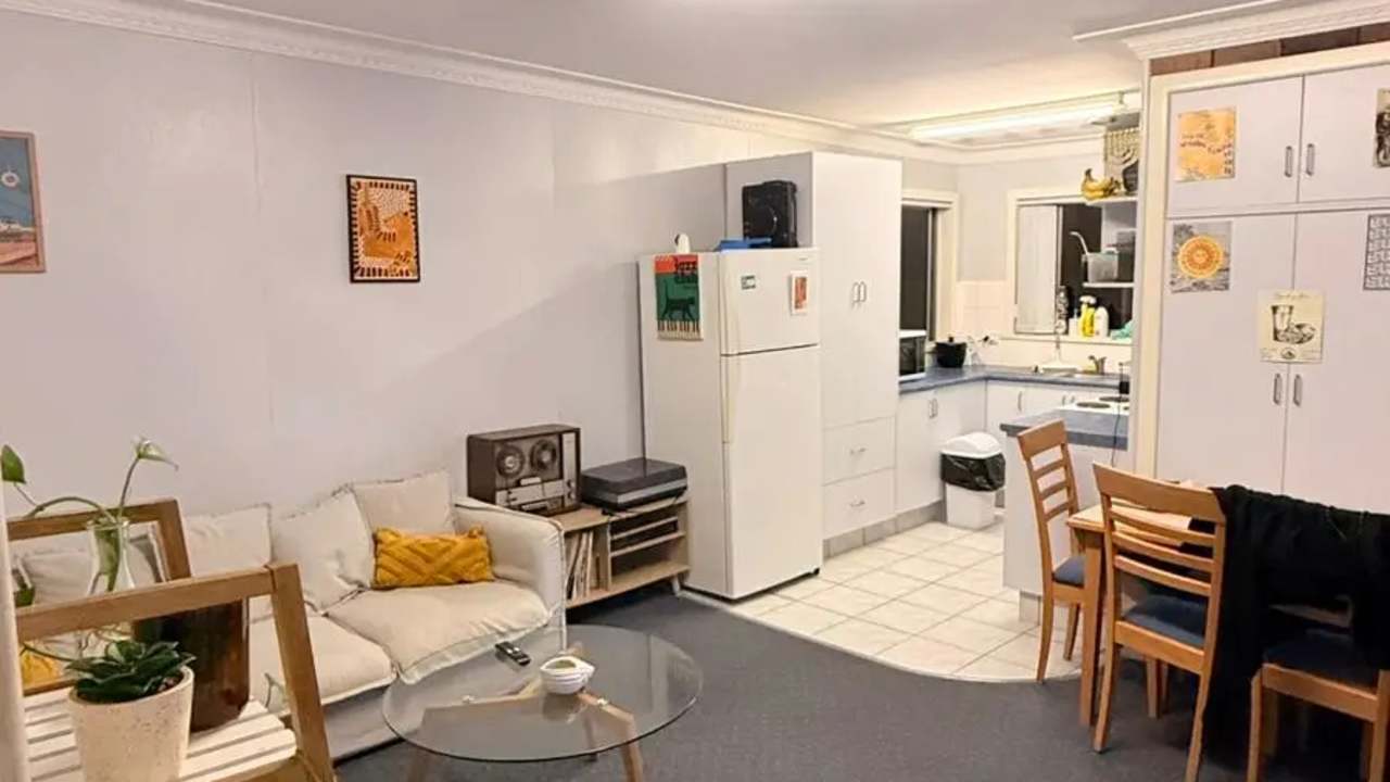 Furnished room in a flatshare