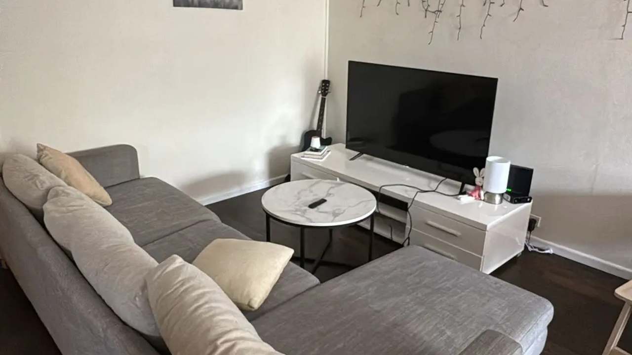 Furnished room in a flatshare