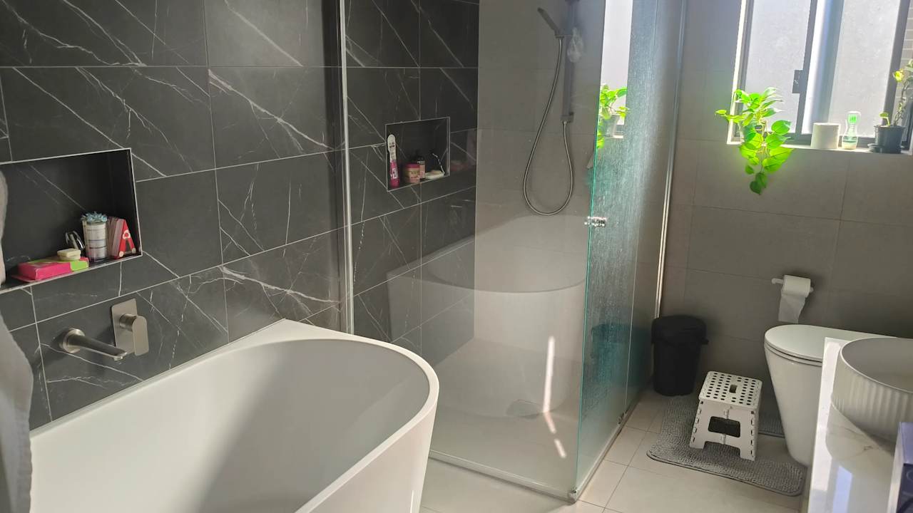 Unfurnished room in a share house