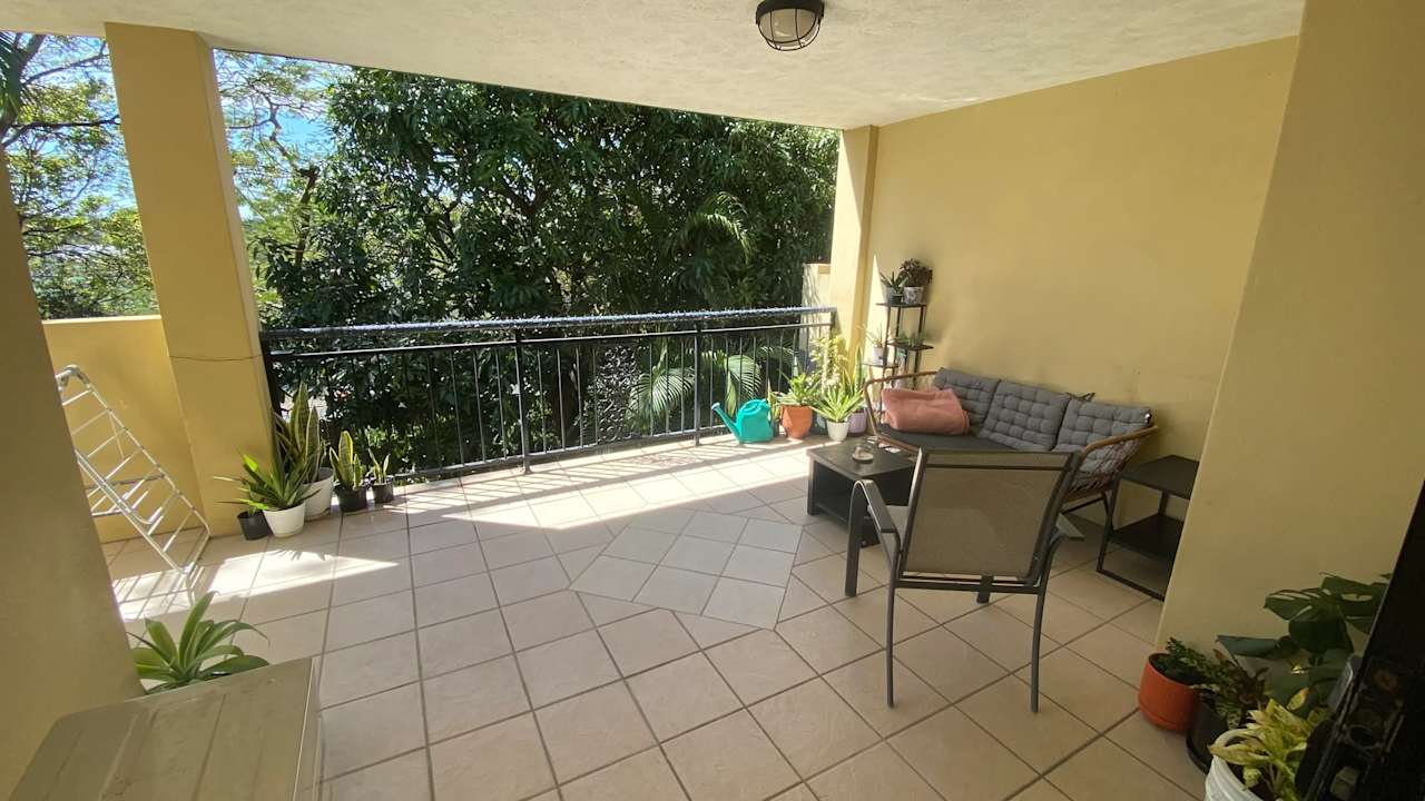 Unfurnished room with own bathroom