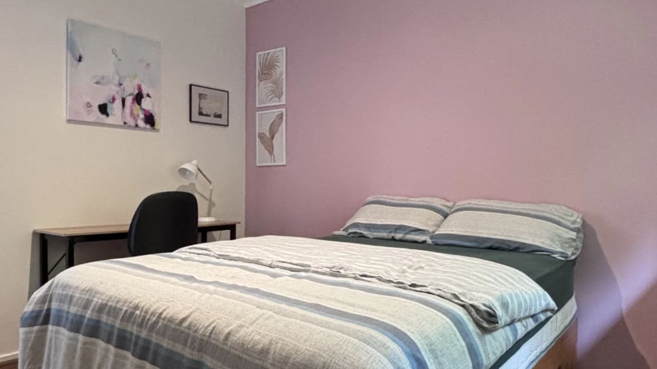 Furnished room in a share house