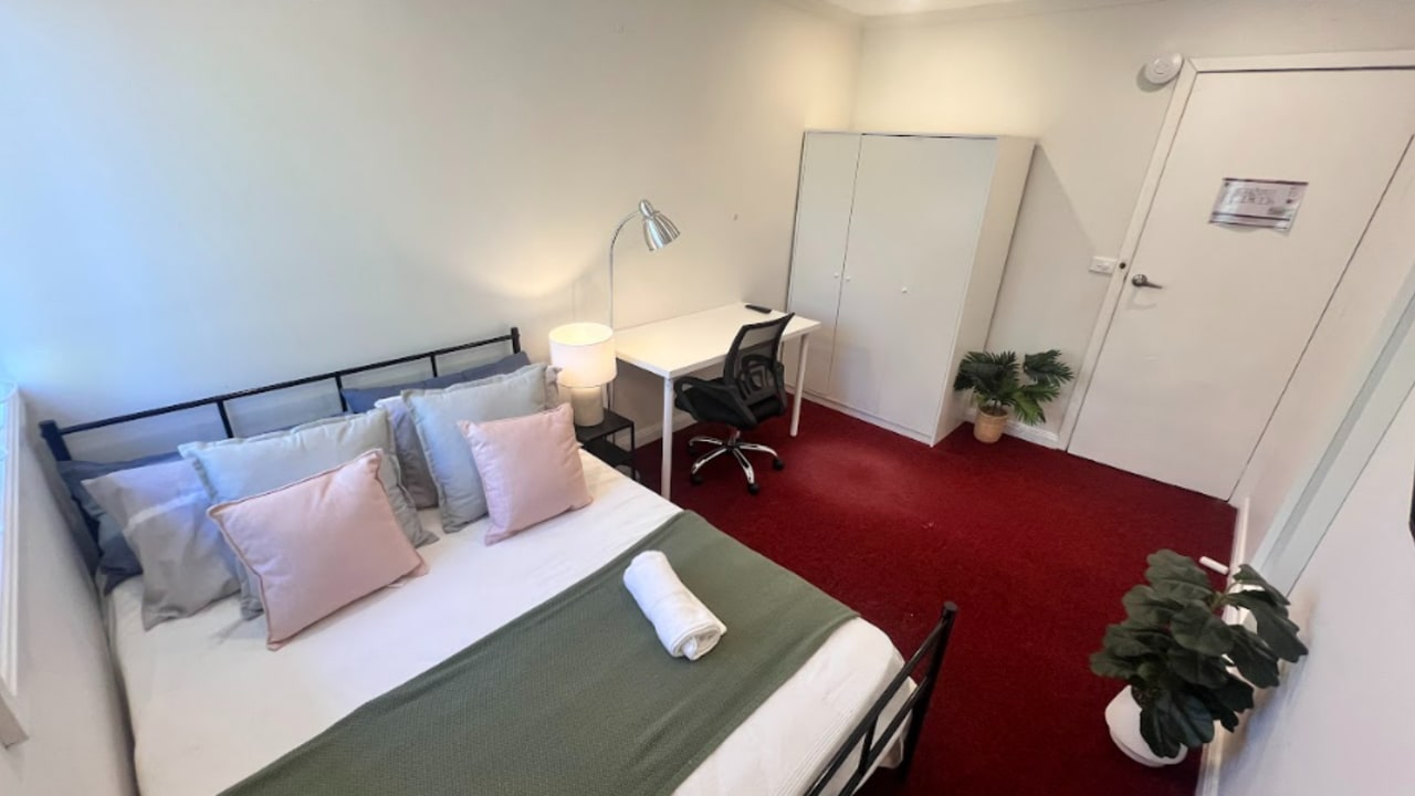 Furnished room in a share house