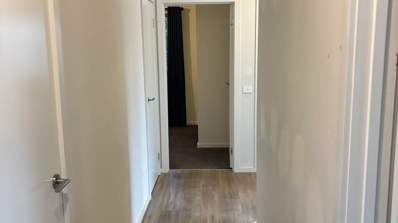 Unfurnished room with own bathroom