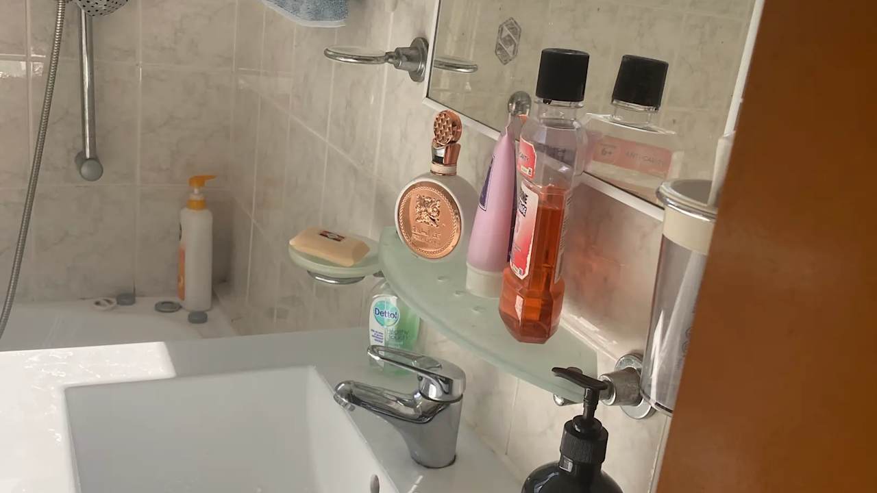 Furnished room in a flatshare