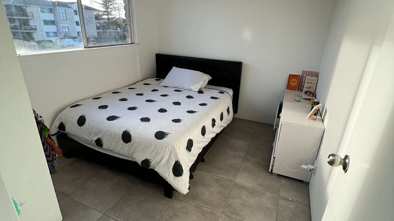 Unfurnished room in a flatshare