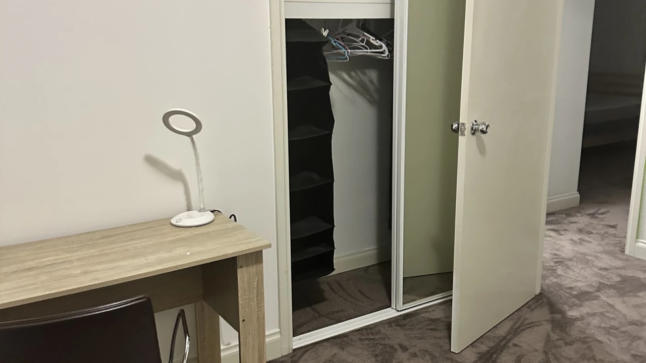 Furnished room in a flatshare