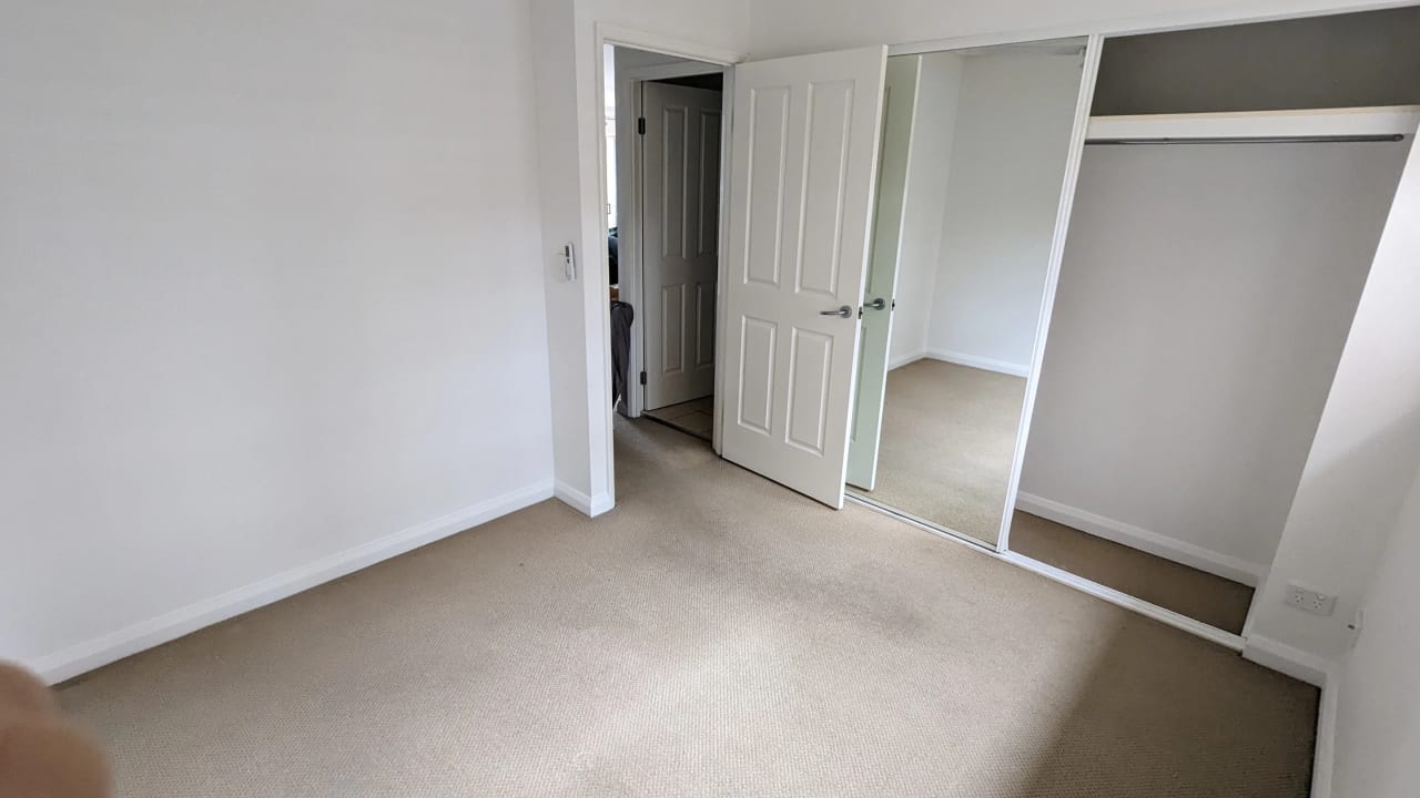Unfurnished room in a flatshare