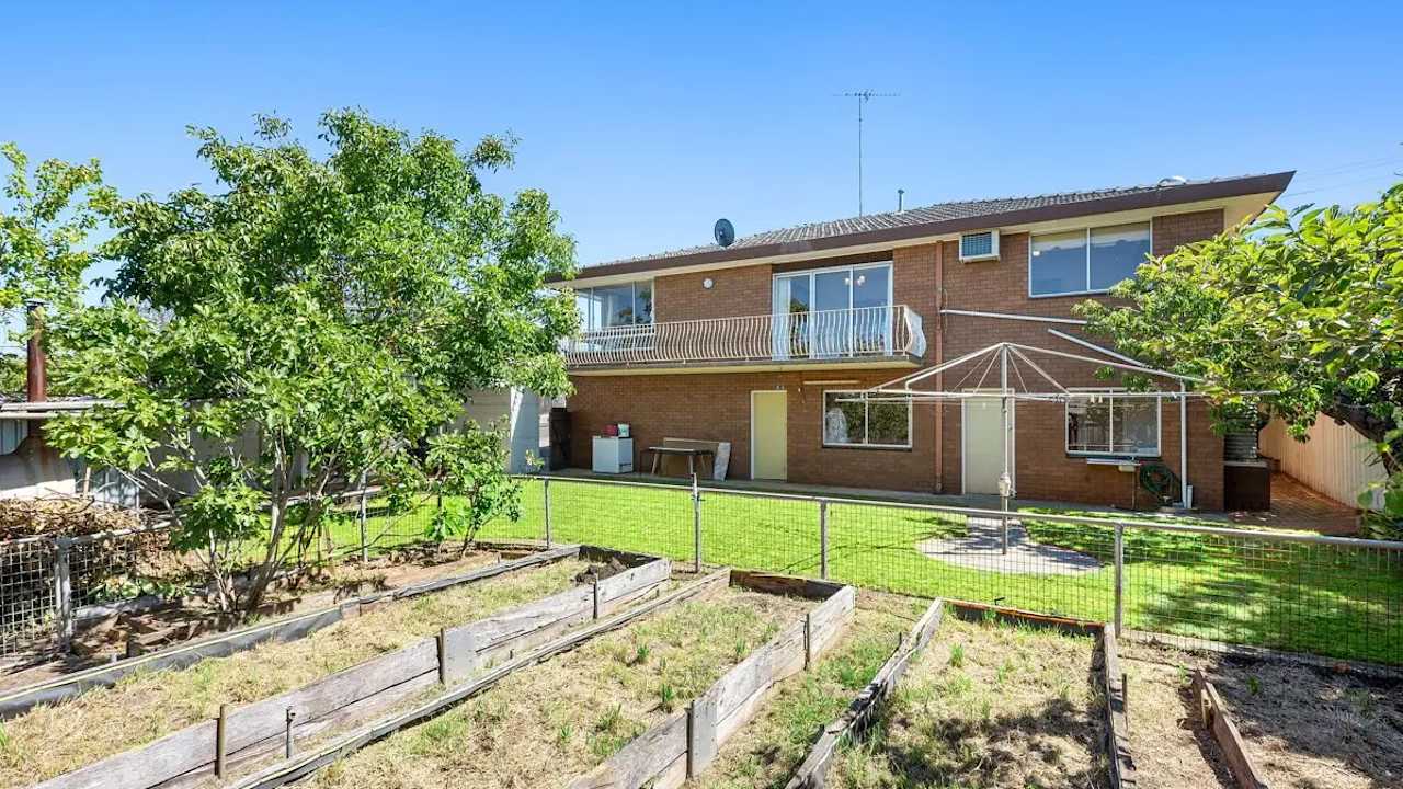 Whole property with 4 rooms for rent