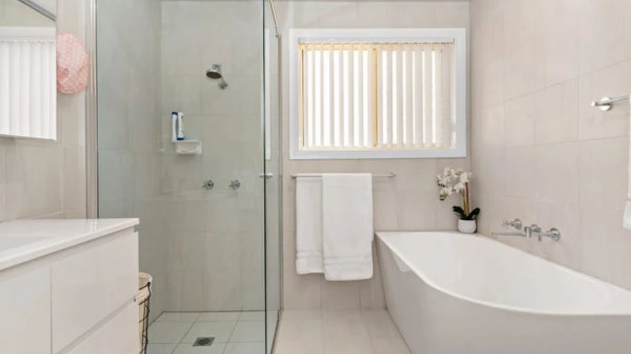 Unfurnished room with own bathroom