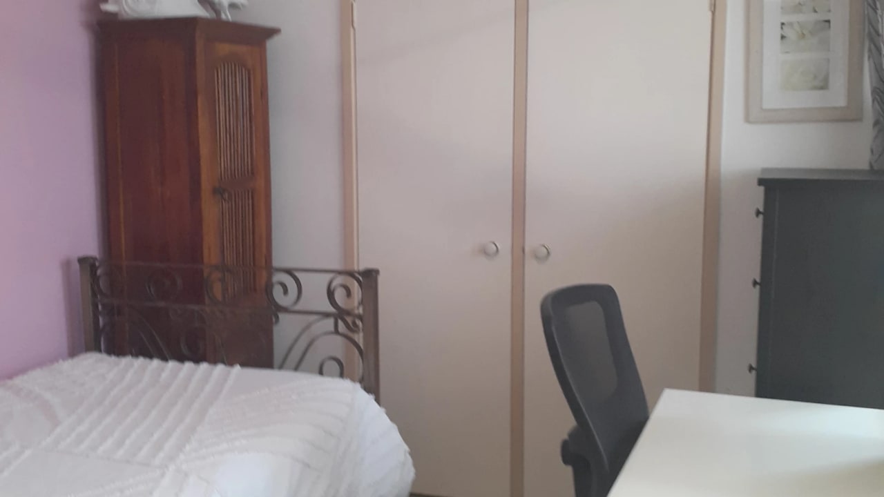 Furnished room in a share house