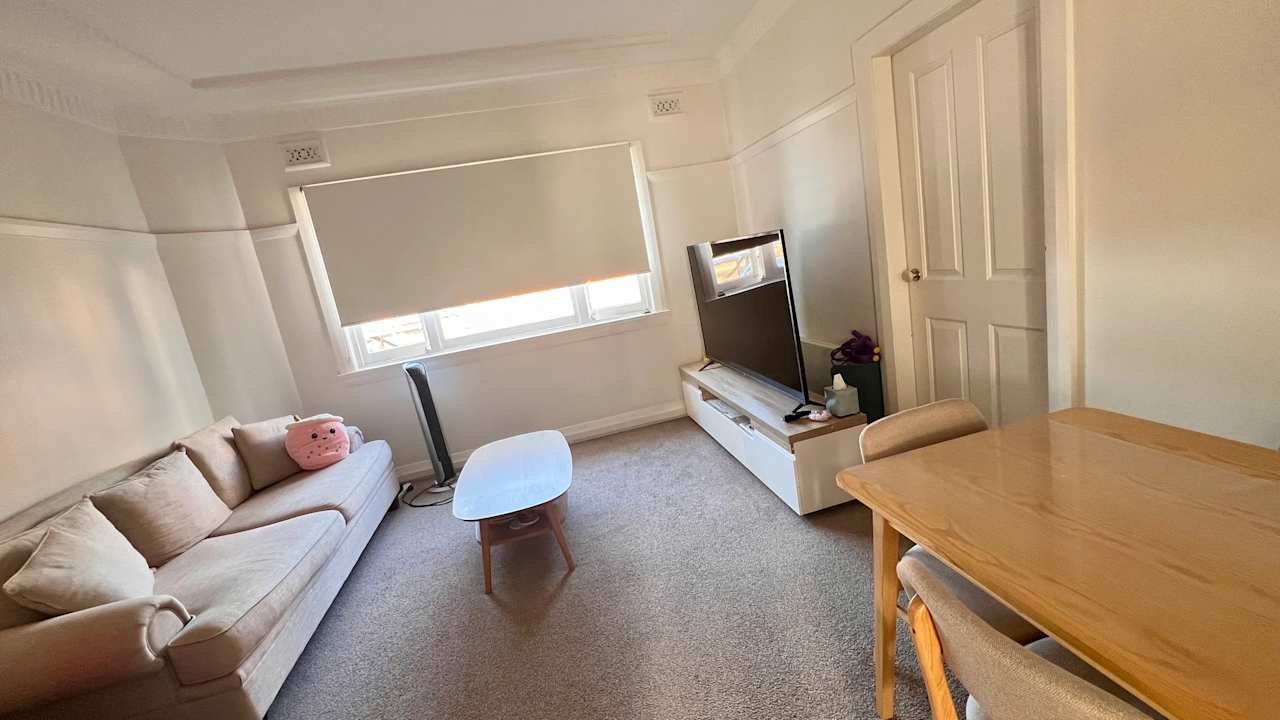 Furnished room in a flatshare