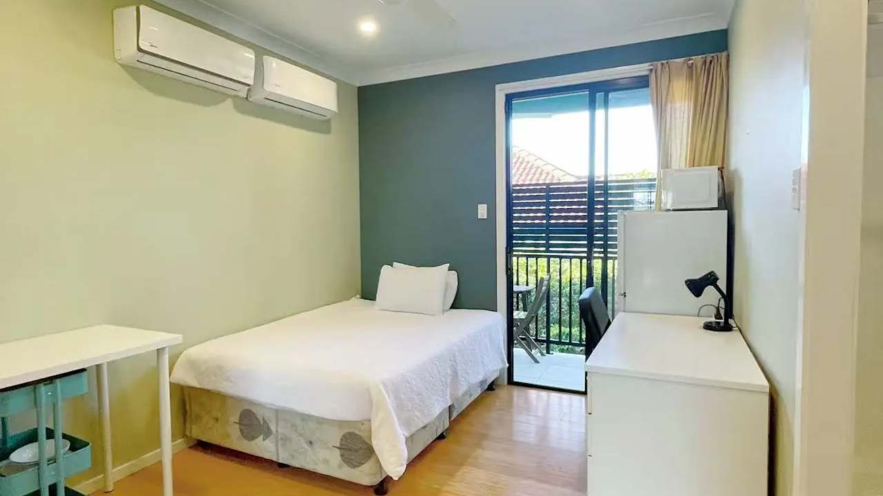 Furnished room studio flat for rent