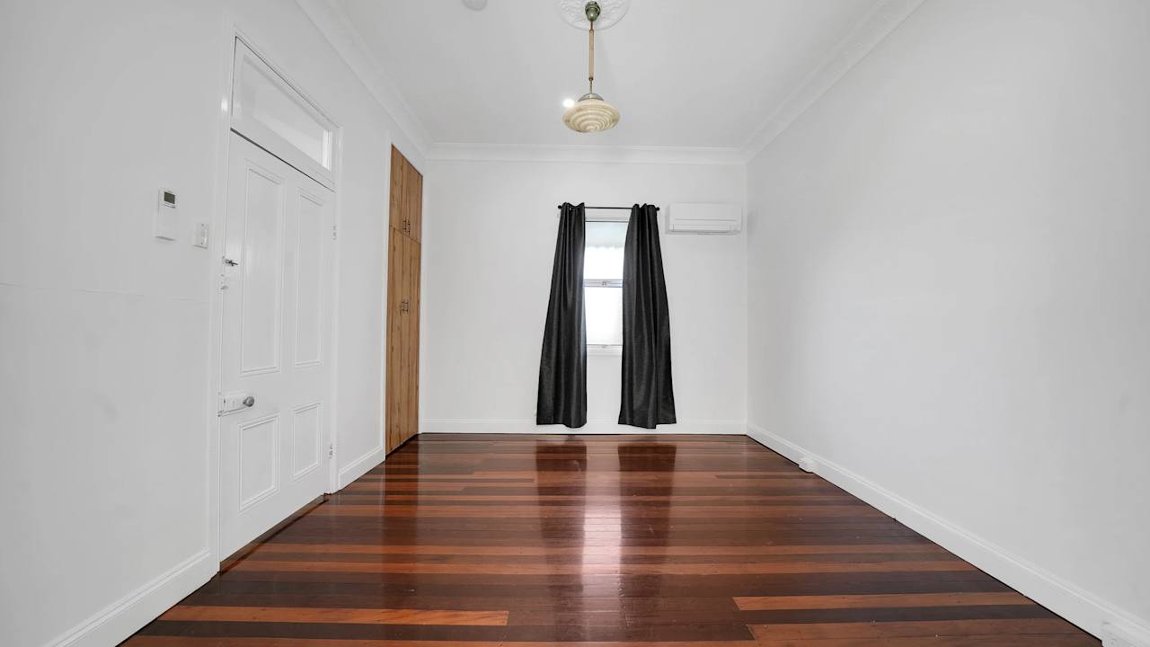 Whole property with 3 rooms for rent